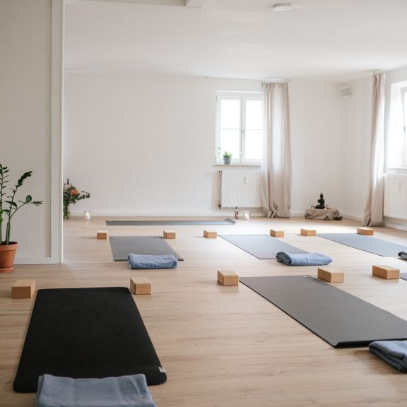 SOUL MOVEMENT YOGA